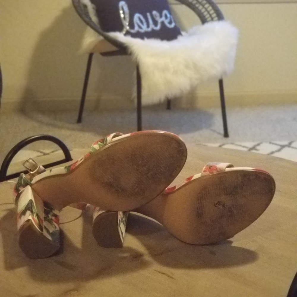 Heels - Picture 5 of 5